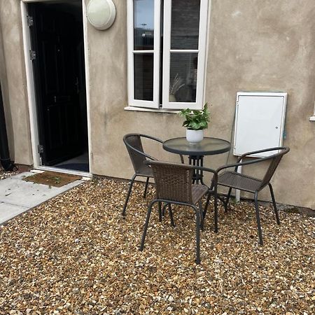 Cedar House - 2 Bed House With Free Parking In Town Centre! By Shortstays4U 金斯林 外观 照片